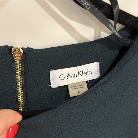 Hunter green Calvin Klein dress size 8. - Picture 3 of 4